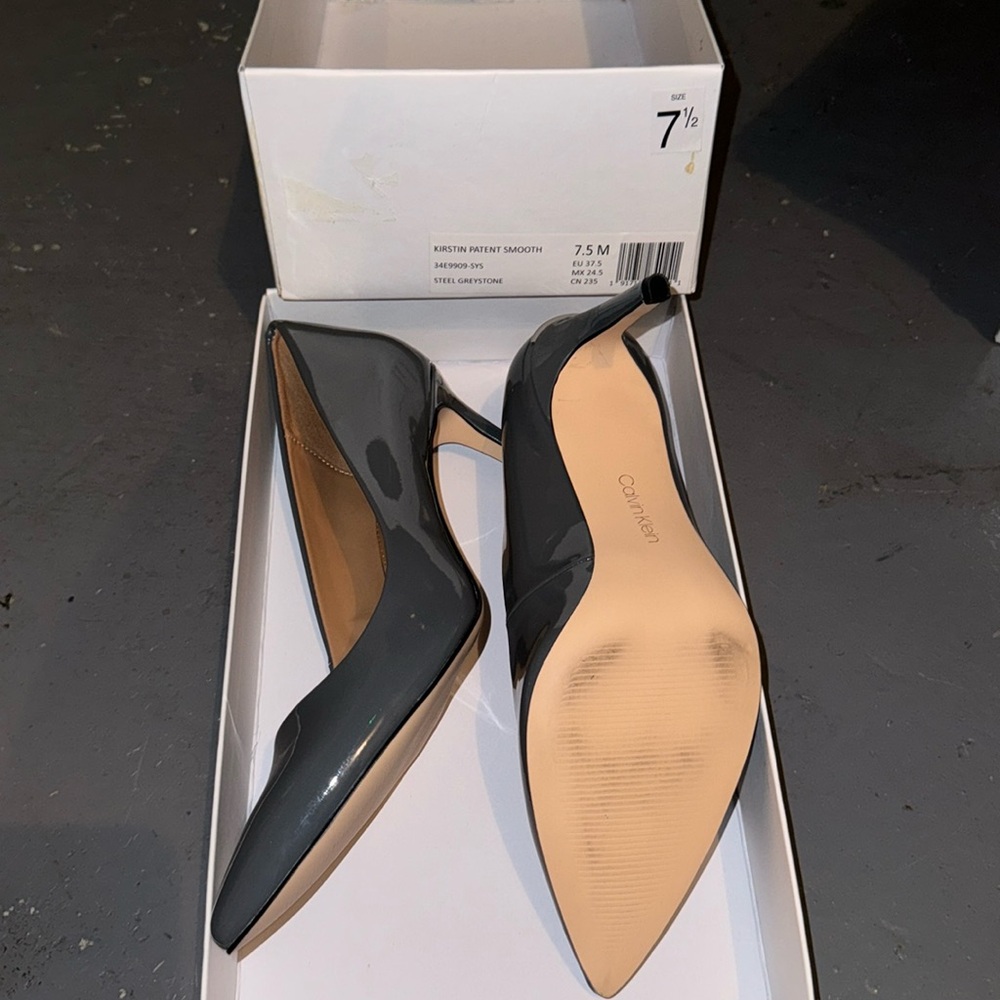 SOLD - Gray Calvin Klein pumps